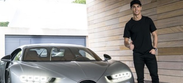 Cristiano Ronaldo prueba su nuevo Bugatti Chiron