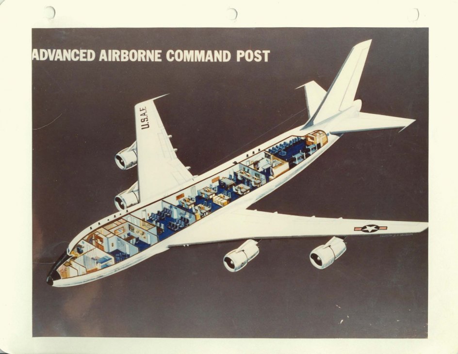 Puesto de Mando Aerotransportado Avanzado, configuración interna de abril de 1976.