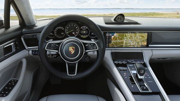Interior del Porsche Panamera Turbo S-E Hybrid Sport Turismo