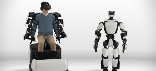 Toyota desarrolla un robot de asistencia remota.